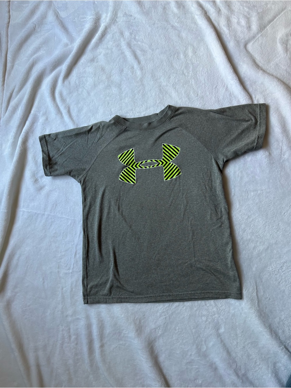 Under Armour Boys Youth Small HeatGear T-Shirt Gray Neon Green Logo YSM